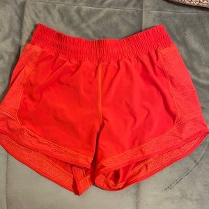 Lululemon high rise Hotty hot short *mesh